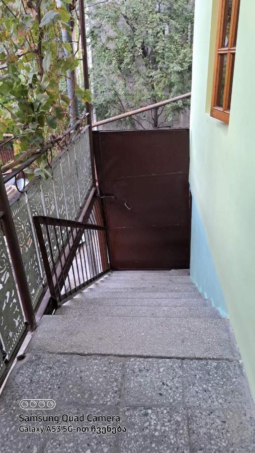 Apartment With A Nice Terrace In Old City Center Tbilisi Esterno foto