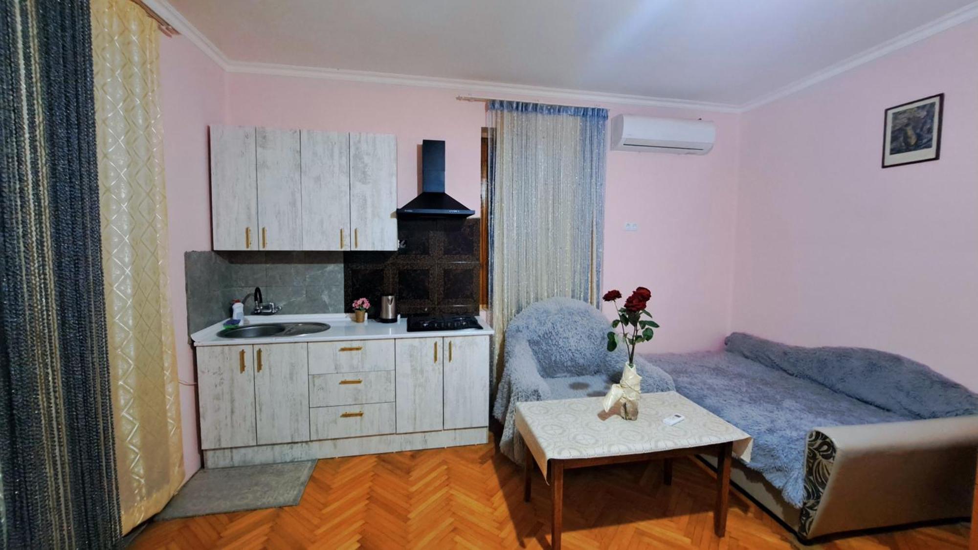 Apartment With A Nice Terrace In Old City Center Tbilisi Esterno foto